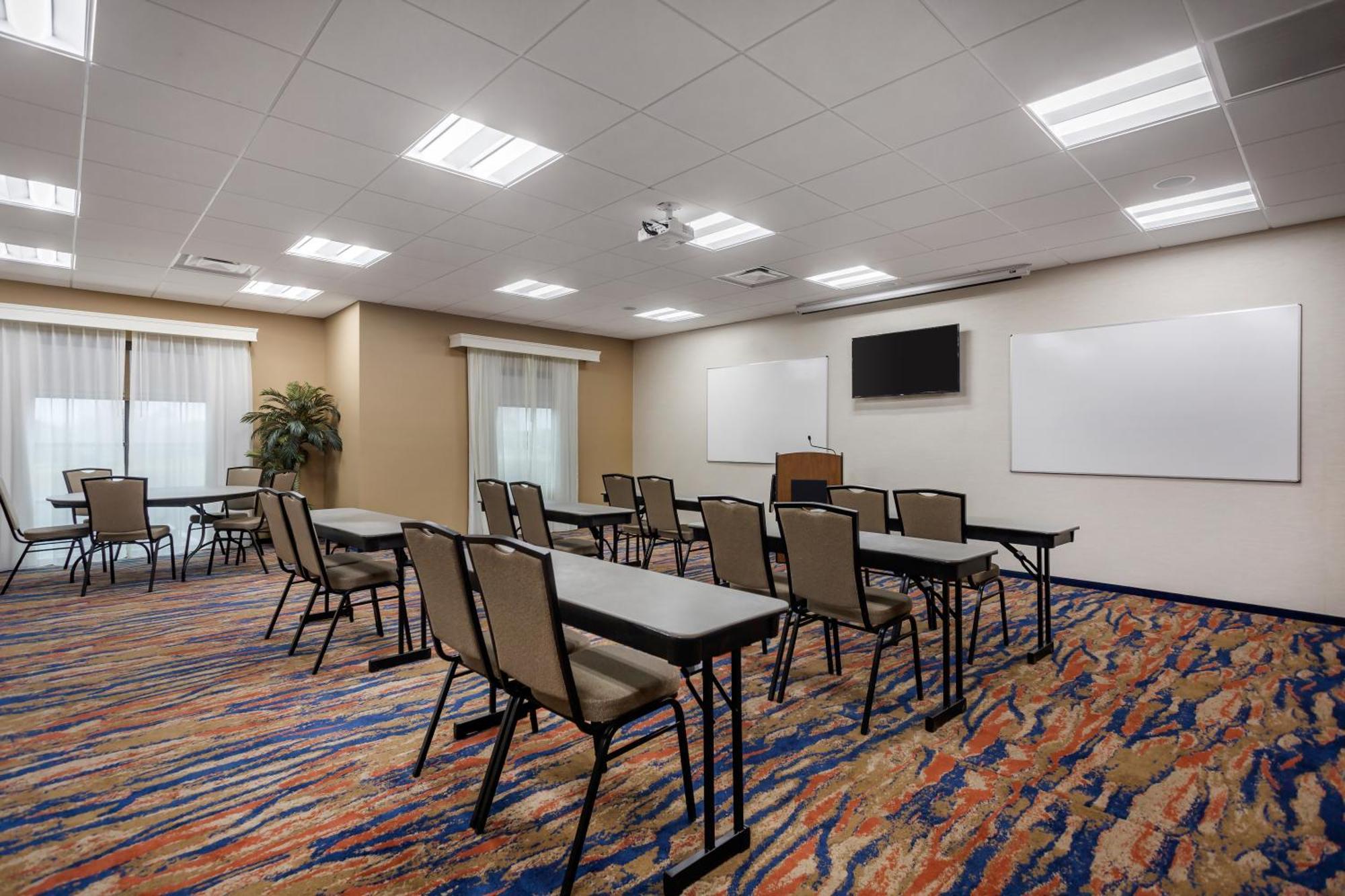 באולינג גרין Comfort Suites מראה חיצוני תמונה